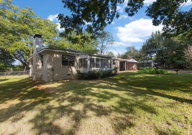 Photo 1 of Single family home for sale at 220 Private Rd 3487, Kilgore, TX 75662 | MLS# 21390595 | Listing updated on 2026-09-19