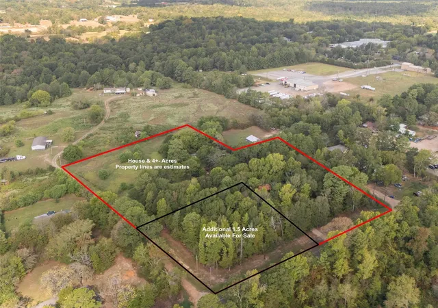 Photo 2 of Single family home for sale at 220 Private Rd 3487, Kilgore, TX 75662 | MLS# 21390595 | Listing updated on 2026-09-19