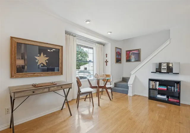 Photo 3 of Condo for sale at 7640 W Greenway Blvd #8K, Dallas, TX 75209 | MLS# 21390604 | Listing updated on 2026-09-19