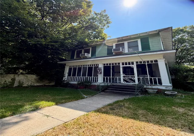 Photo 3 of Single family home for sale at 619 Topeka St, Shreveport, LA 71101 | MLS# 21390607 | Listing updated on 2026-09-19