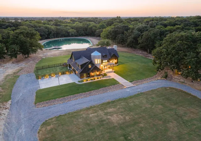 Photo 3 of Single family home for sale at 1589 County Rd 4720, Wolfe City, TX 75496 | MLS# 21382966 | Listing updated on 2026-09-25