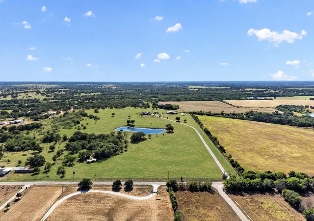 Photo 1 of Single family home for sale at 7490 County Rd 423, Grandview, TX 76050 | MLS# 21386809 | Listing updated on 2026-10-06