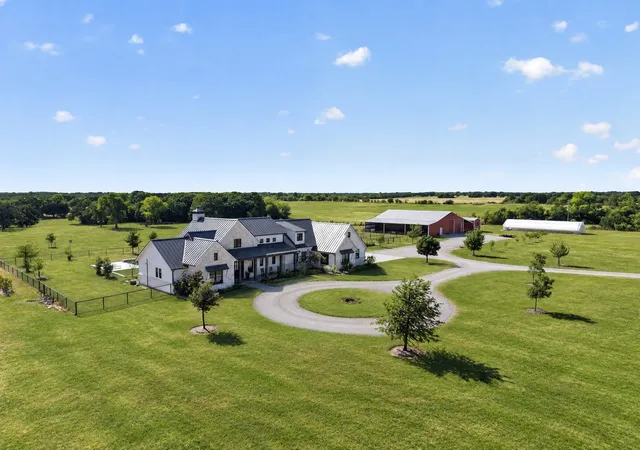 Photo 2 of Single family home for sale at 7490 County Rd 423, Grandview, TX 76050 | MLS# 21386809 | Listing updated on 2026-10-06