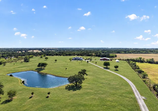 Photo 3 of Single family home for sale at 7490 County Rd 423, Grandview, TX 76050 | MLS# 21386809 | Listing updated on 2026-10-06