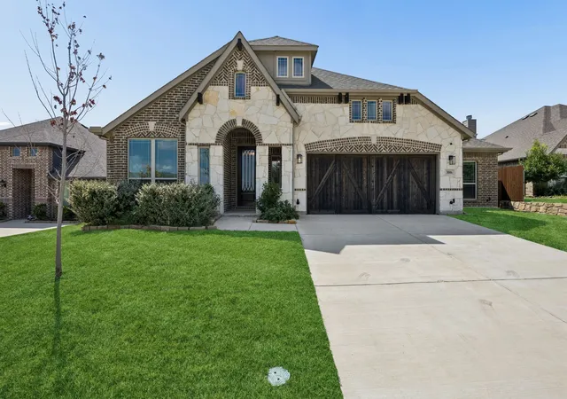 Photo 1 of Single family home for sale at 3006 Holland Ln, Midlothian, TX 76065 | MLS# 21390614 | Listing updated on 2026-09-20
