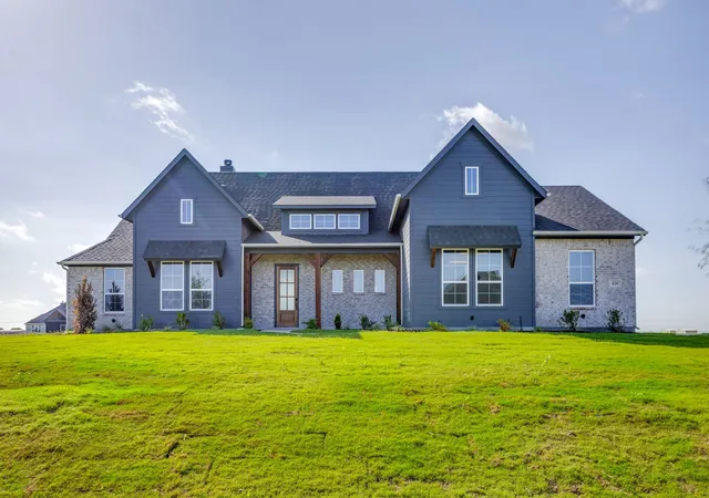 Photo 1 of Single family home for sale at 420 Harvest Time Ln, Venus, TX 76084 | MLS# 21388487 | Listing updated on 2026-09-19