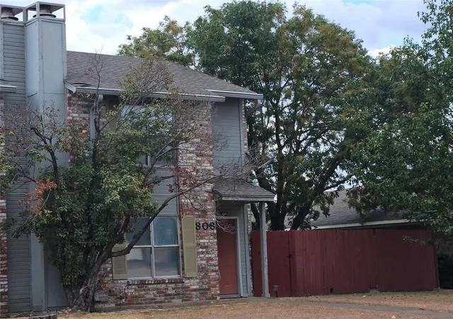 Photo 2 of Sale Pending at 808 810 Red Bud Dr, De Soto, TX 75115 | MLS# 21111572 | Listing updated on 2026-09-28