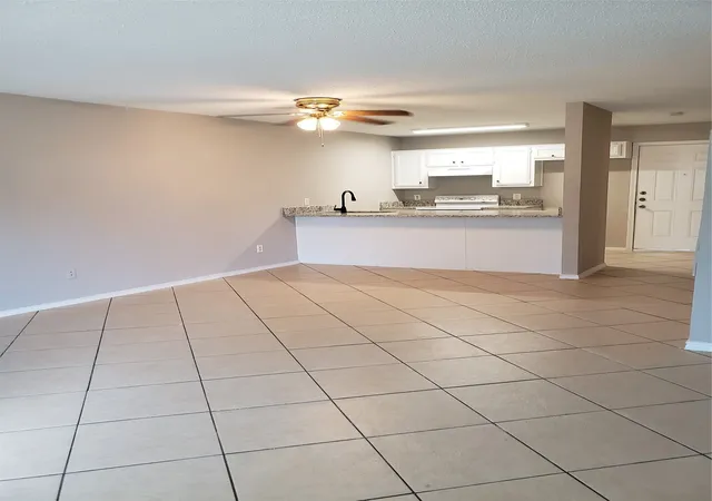 Listing Photo 4 - Condo for sale in building located at 808-810 Red Bud Dr, DeSoto, TX 75115