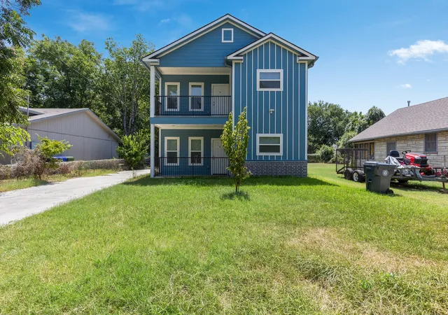 Photo 1 of Multi family home for sale at 1215 Kellum St, Waco, TX 76704 | MLS# 21389747 | Listing updated on 2026-09-22