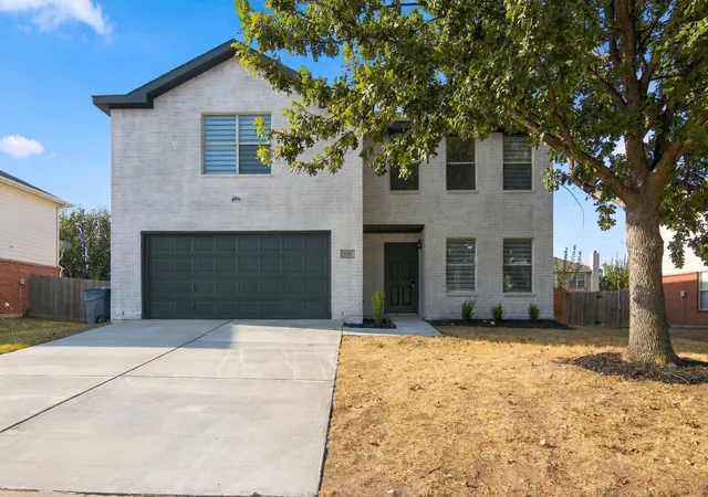 Photo 1 of Single family home for sale at 717 Redwing Dr, Fort Worth, TX 76131 | MLS# 21390646 | Listing updated on 2026-09-19
