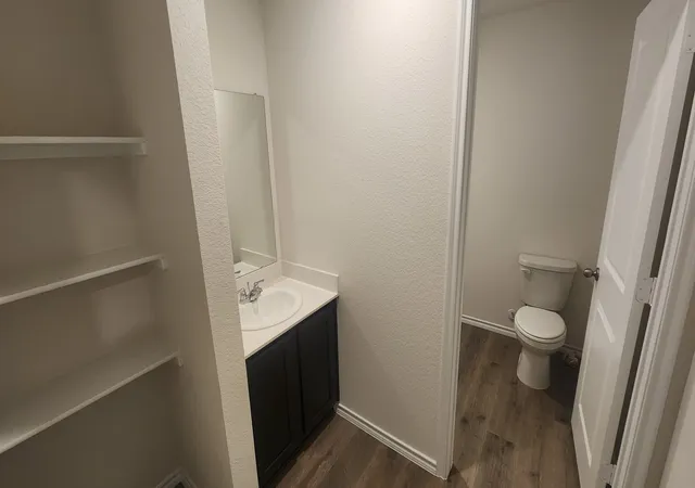 Photo 3 of Sale Pending at 204 Jockey Dr, Waxahachie, TX 75165 | MLS# 21390710 | Listing updated on 2026-09-21