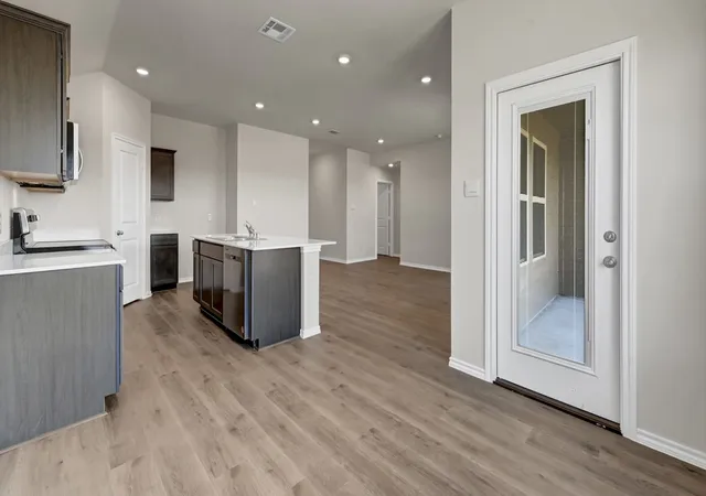 Photo 3 of Single family home for sale at 107 Willow Branch Ln, Canton, TX 75103 | MLS# 21390726 | Listing updated on 2026-09-19