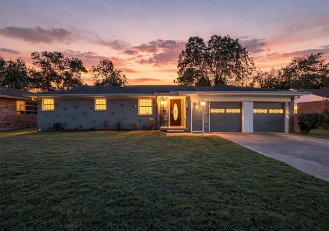Photo 2 of Single family home for sale at 5012 Ira St, Haltom City, TX 76117 | MLS# 21388927 | Listing updated on 2026-10-03