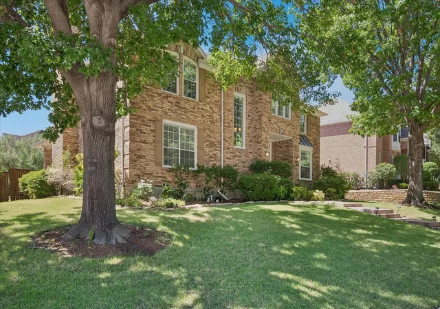 Photo 2 of Single family home for sale at 2000 Mulberry Way, Irving, TX 75063 | MLS# 21326075 | Listing updated on 2026-10-05