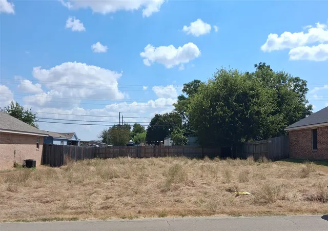 Photo 1 of Land for sale at 166 Lake Forest Dr, Belton, TX 76513 | MLS# 21389243 | Listing updated on 2026-09-19
