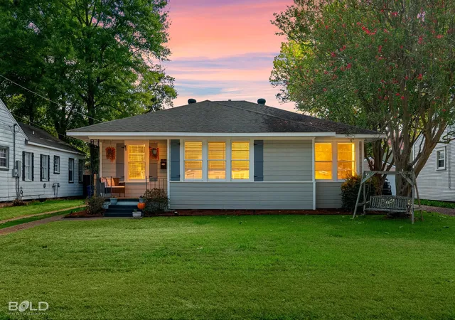 Single family home for sale at 4315 Clingman Dr, Shreveport, LA 71105 | MLS# 21390326