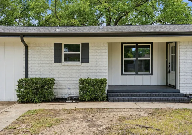 Photo 4 of Single family home for sale at 7125 Richland Rd, Richland Hills, TX 76118 | MLS# 21390732 | Listing updated on 2026-10-09