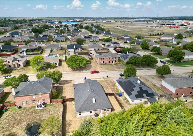 Photo 3 of Single family home for sale at 1408 Evergreen St, Royse City, TX 75189 | MLS# 21390763 | Listing updated on 2026-09-28