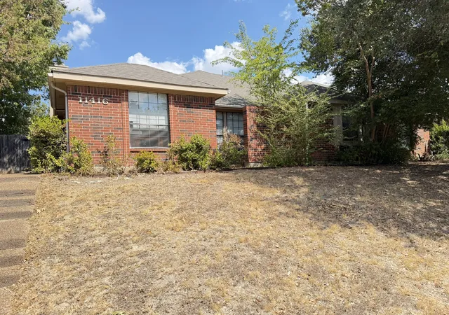 Photo 2 of Multi family home for sale at 11416 & 11414 Summertree Ln, Dallas, TX 75243 | MLS# 21390542 | Listing updated on 2026-09-19