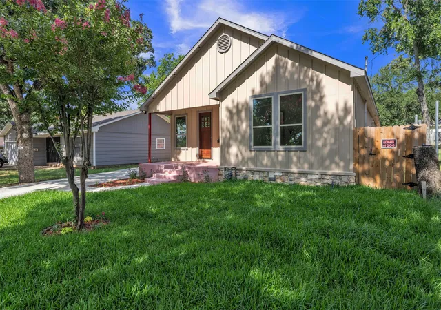 Photo 2 of Single family home for sale at 2740 Canton Dr, Fort Worth, TX 76112 | MLS# 21390796 | Listing updated on 2026-10-08
