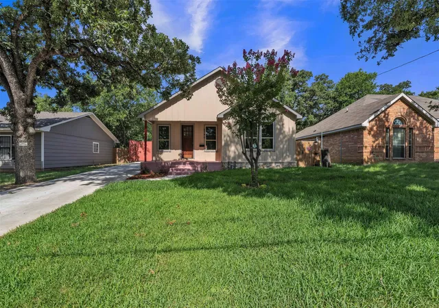 Photo 3 of Single family home for sale at 2740 Canton Dr, Fort Worth, TX 76112 | MLS# 21390796 | Listing updated on 2026-10-08
