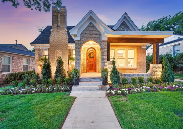 Photo 2 of Single family home for sale at 3323 Ivandell Ave, Dallas, TX 75211 | MLS# 21389682 | Listing updated on 2026-10-10