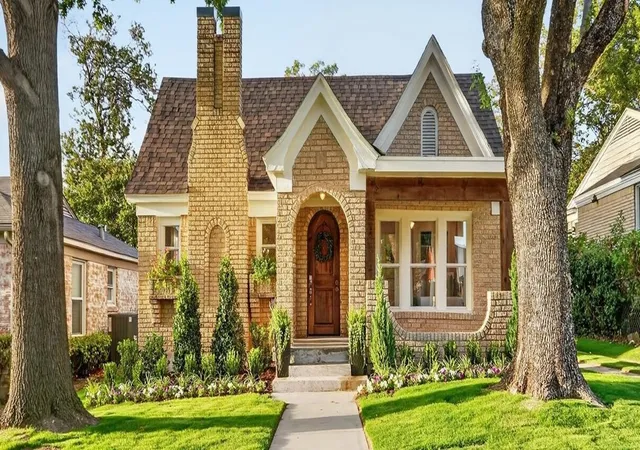 Photo 3 of Single family home for sale at 3323 Ivandell Ave, Dallas, TX 75211 | MLS# 21389682 | Listing updated on 2026-10-10