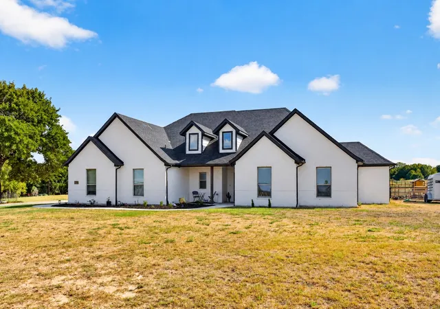 Photo 3 of Single family home for sale at 731 County Rd 4764, Boyd, TX 76023 | MLS# 21390552 | Listing updated on 2026-09-20