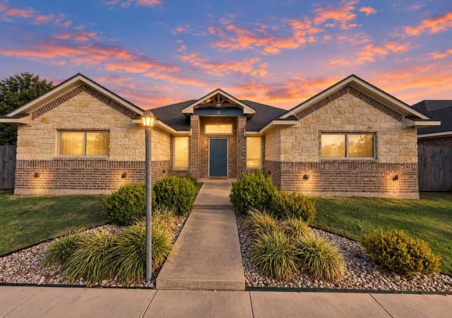 Photo 1 of Single family home for sale at 200 Church Ave, Waco, TX 76706 | MLS# 21385193 | Listing updated on 2026-09-26