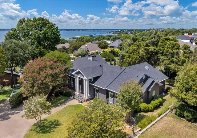 Photo 1 of Single family home for sale at 6 Stillwaters Dr, Rockwall, TX 75032 | MLS# 21306749 | Listing updated on 2026-10-04