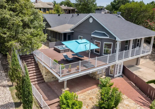 Photo 3 of Single family home for sale at 6 Stillwaters Dr, Rockwall, TX 75032 | MLS# 21306749 | Listing updated on 2026-10-04