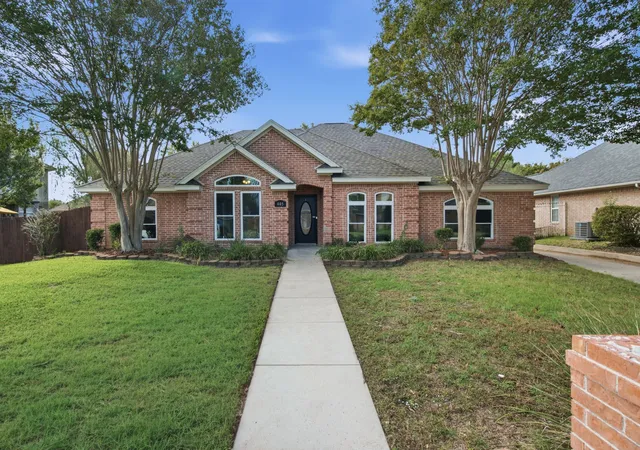 Photo 1 of Single family home for sale at 405 Montreal Dr, Hurst, TX 76054 | MLS# 21390654 | Listing updated on 2026-10-31