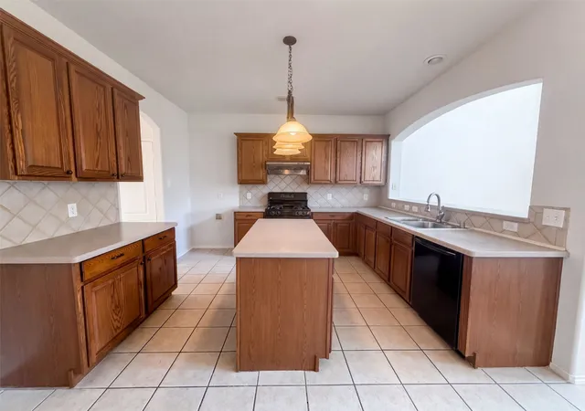 Photo 2 of Single family home for sale at 1304 Grapevine Dr, Allen, TX 75002 | MLS# 21390136 | Listing updated on 2026-10-10