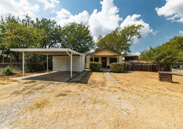 Photo 2 of Sale Pending at 7313 Marvin Brown St, Fort Worth, TX 76179 | MLS# 21390592 | Listing updated on 2026-10-09