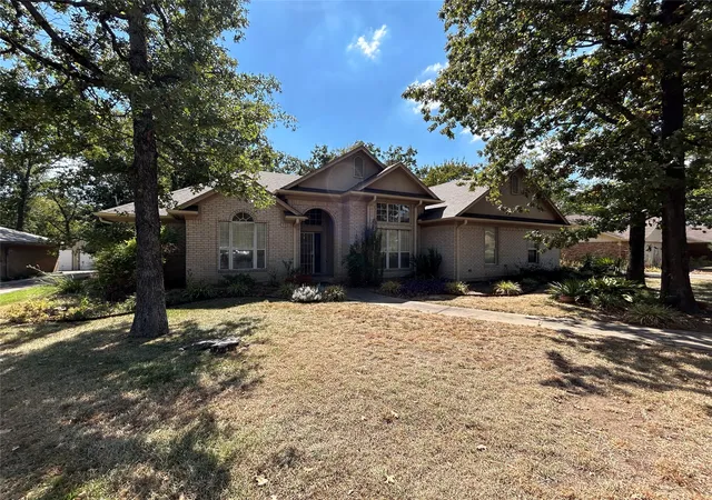Photo 2 of Single family home for sale at 1328 Azalea Dr, Sulphur Springs, TX 75482 | MLS# 21390806 | Listing updated on 2026-09-19