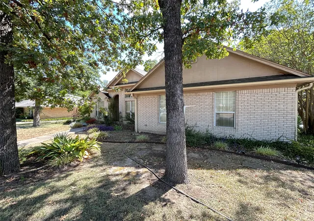 Photo 3 of Single family home for sale at 1328 Azalea Dr, Sulphur Springs, TX 75482 | MLS# 21390806 | Listing updated on 2026-09-19