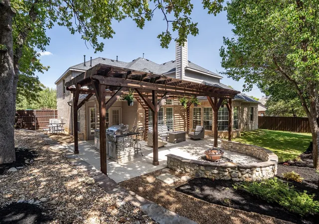 Photo 2 of Single family home for sale at 5400 Yellow Birch Dr, Fort Worth, TX 76244 | MLS# 21390260 | Listing updated on 2026-10-06