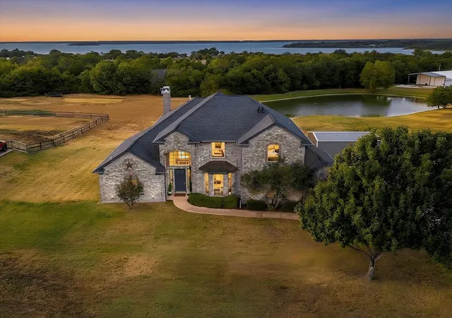 Photo 1 of Single family home for sale at 930 Lakeridge Dr, Lavon, TX 75166 | MLS# 21386412 | Listing updated on 2026-09-23