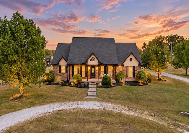 Photo 1 of Single family home for sale at 3595 County Rd 1037, Greenville, TX 75401 | MLS# 21385854 | Listing updated on 2026-10-01