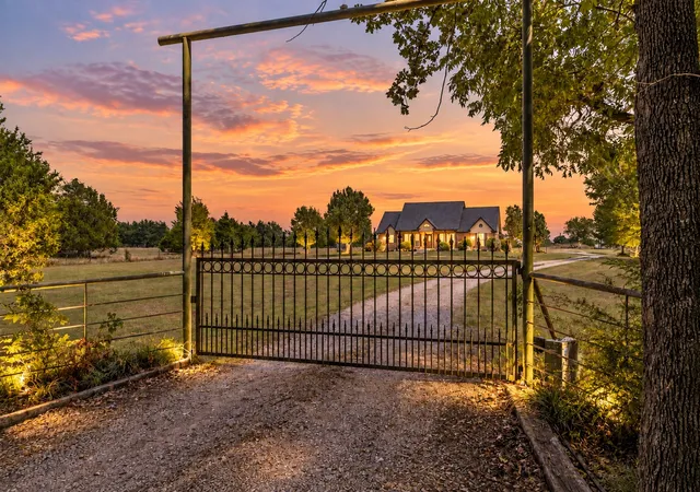 Photo 2 of Single family home for sale at 3595 County Rd 1037, Greenville, TX 75401 | MLS# 21385854 | Listing updated on 2026-10-01