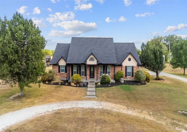 Photo 3 of Single family home for sale at 3595 County Rd 1037, Greenville, TX 75401 | MLS# 21385854 | Listing updated on 2026-10-01