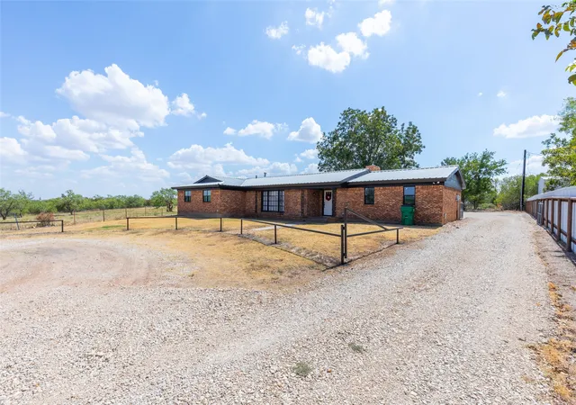 Photo 2 of Single family home for sale at 707 W Chestnut St, Throckmorton, TX 76483 | MLS# 21390789 | Listing updated on 2026-09-19