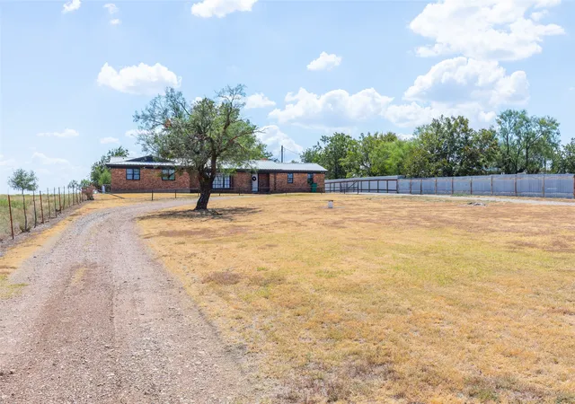 Photo 3 of Single family home for sale at 707 W Chestnut St, Throckmorton, TX 76483 | MLS# 21390789 | Listing updated on 2026-09-19
