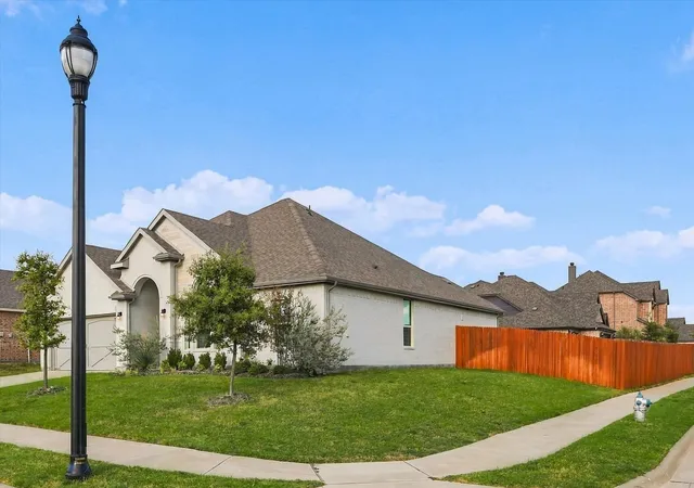 Photo 2 of Single family home for sale at 5622 Log Cabin Ct, Midlothian, TX 76065 | MLS# 21389887 | Listing updated on 2026-10-03