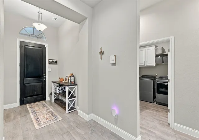 Photo 3 of Single family home for sale at 5622 Log Cabin Ct, Midlothian, TX 76065 | MLS# 21389887 | Listing updated on 2026-10-03
