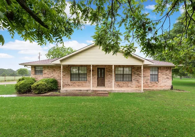 Photo 3 of Single family home for sale at 1635 Easy St, Seagoville, TX 75159 | MLS# 21390328 | Listing updated on 2026-09-23