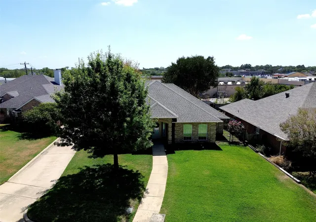 Photo 3 of Single family home for sale at 221 Brazil Dr, Hurst, TX 76054 | MLS# 21390410 | Listing updated on 2026-10-01