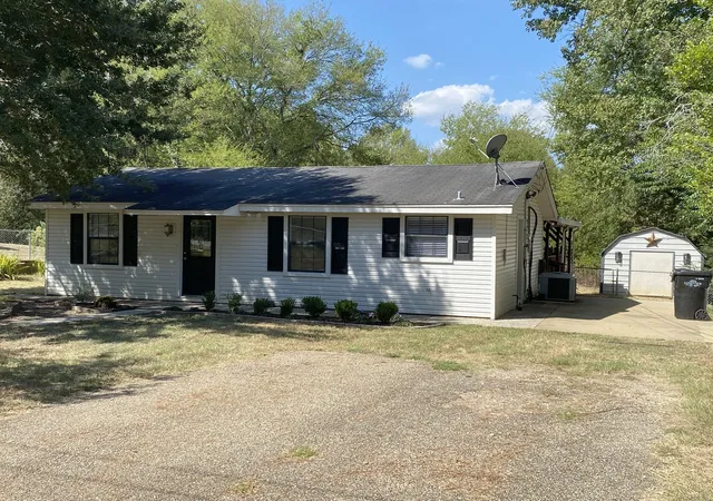 Photo 3 of Single family home for sale at 1411 Aars St, Longview, TX 75601 | MLS# 21390826 | Listing updated on 2026-09-19