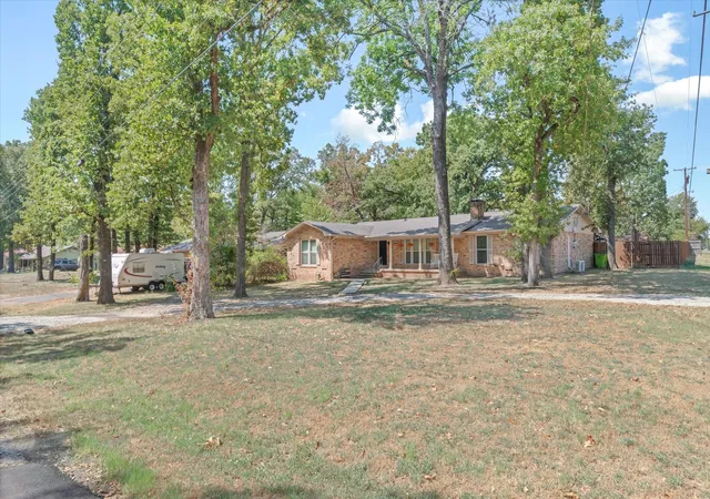 Photo 2 of Single family home for sale at 1415 Glenlain Dr, Grand Saline, TX 75140 | MLS# 21390884 | Listing updated on 2026-09-27