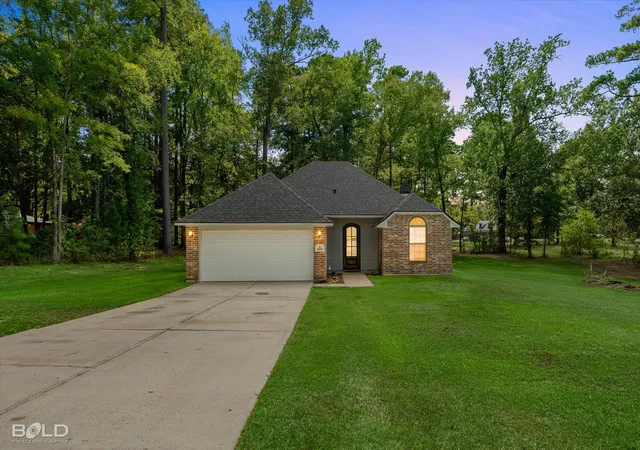 Photo 1 of Sale Pending at 6889 Bram St, Shreveport, LA 71107 | MLS# 21390891 | Listing updated on 2026-10-08
